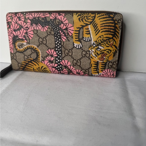 Gucci Pink and Brown Tiger Print Double Sided (Limited Edition) Wallet - Picture 2 of 10